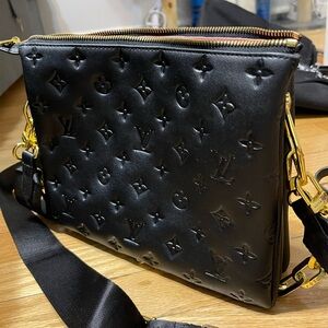 Black and gold crossbody